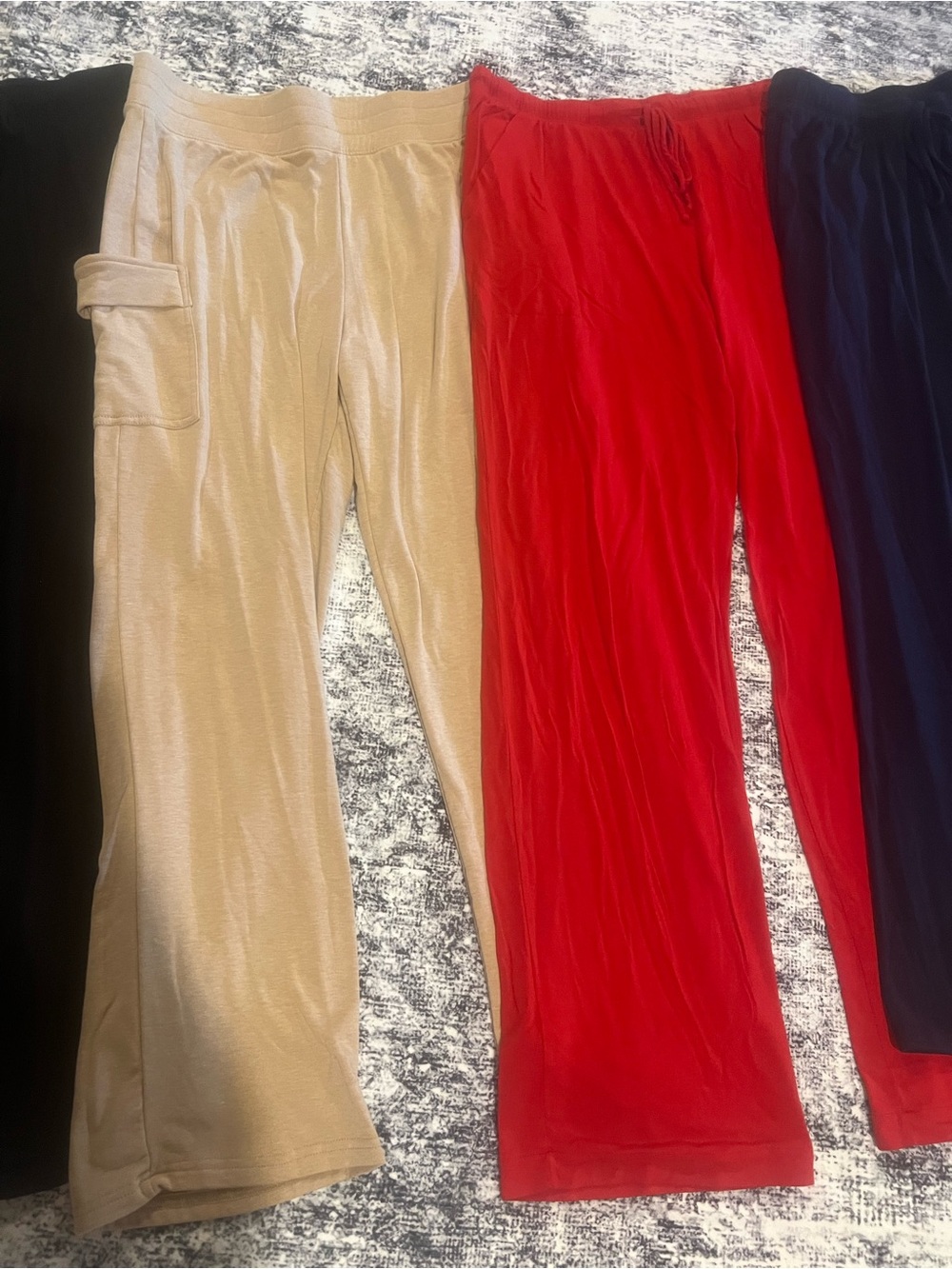 Lot of 4 Lounge Pants in Black, Navy, Beige and Red - Picture 2 of 4